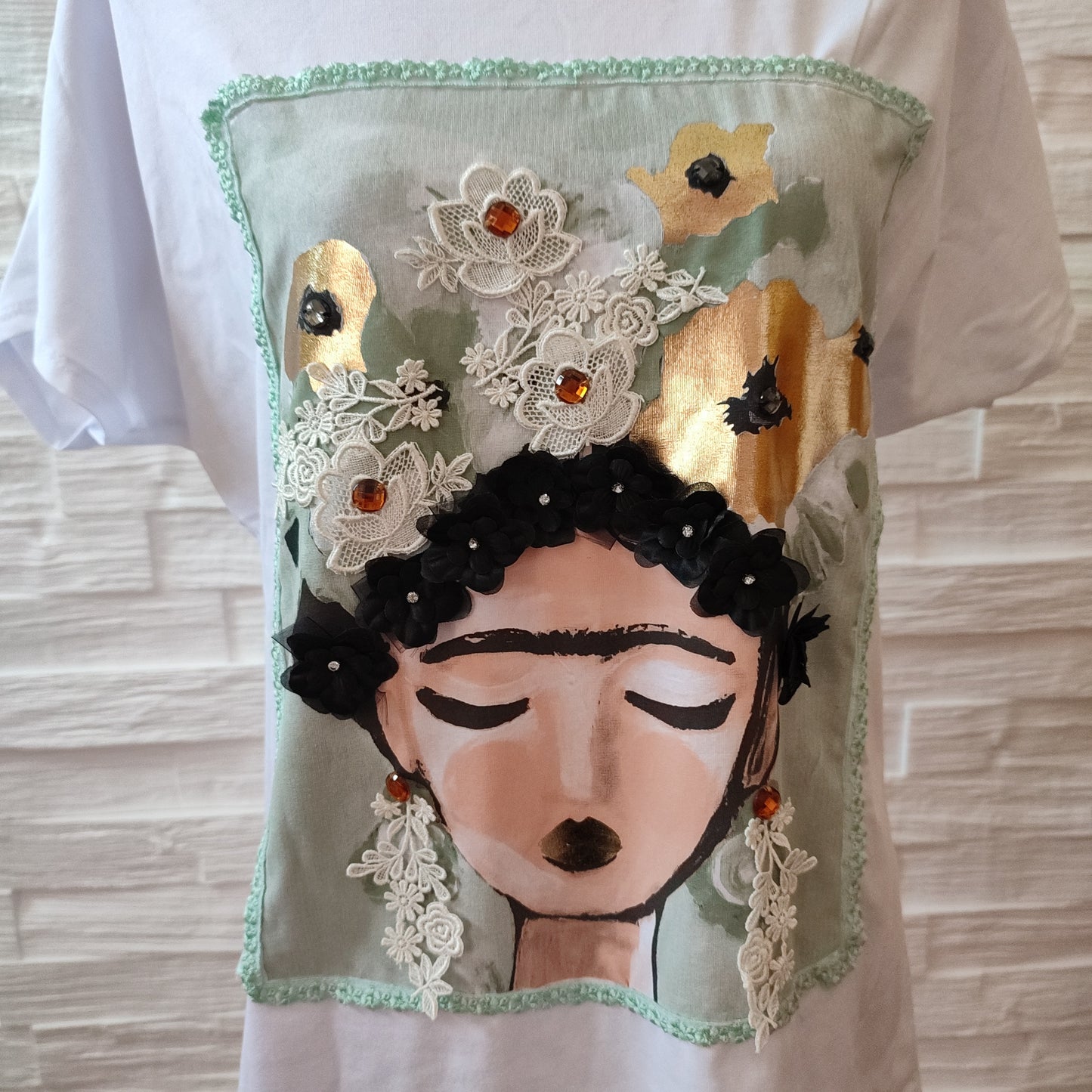 T shirt over  Frida Kahlo